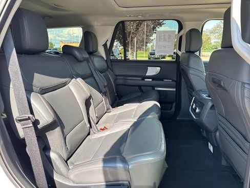 Used 2025 Ford Expedition Active AWD/4WD image 40