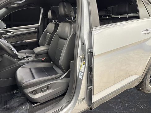 Used 2021 Volkswagen Atlas Cross Sport SE image 4