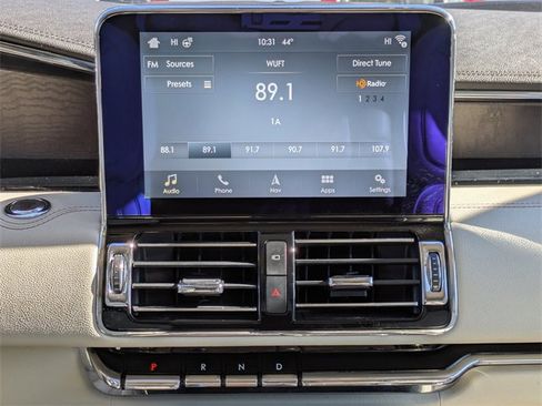 Used 2019 Lincoln Navigator L Reserve image 18