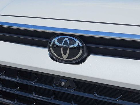 Used 2026 Toyota Grand Highlander AWD image 12