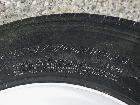 Used 2016 Ford F550 2WD Regular Cab Super Duty image 35