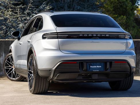 Certified 2025 Porsche Macan Electric RWD image 3