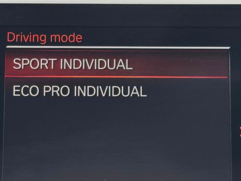 Used 2022 BMW 330i Sedan w/ M Sport Package image 31