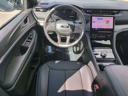 New 2025 Jeep Grand Cherokee L Limited w/ Luxury Tech Group II AWD/4WD image 17