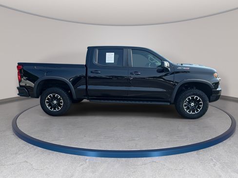 Used 2025 Chevrolet Silverado 1500 ZR2 w/ Technology Package AWD/4WD image 4