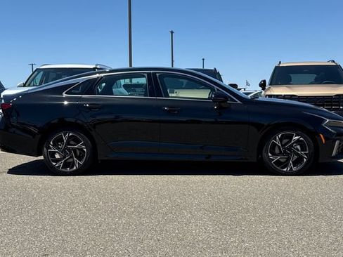 New 2026 Kia K5 GT-Line FWD image 3