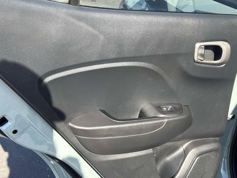 Certified 2025 Hyundai Venue SEL image 26