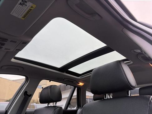 Used 2011 BMW 328i xDrive Wagon image 24