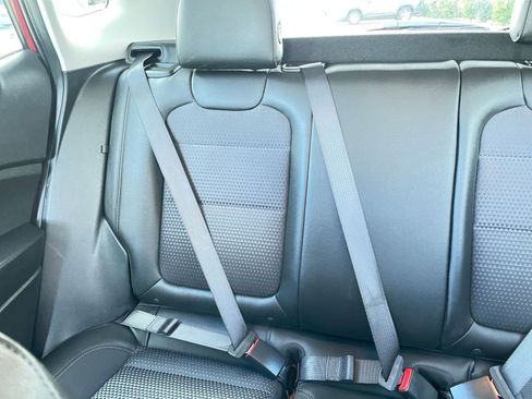 Used 2025 Chevrolet Trax LT w/ LT Convenience Package image 39