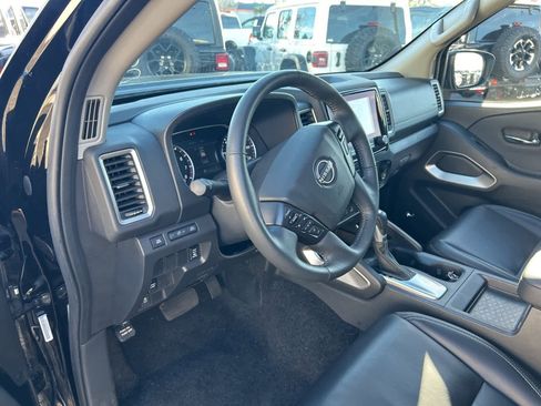 Used 2024 Nissan Frontier SL image 23