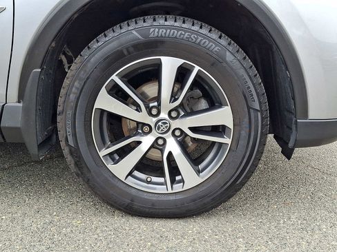 Used 2018 Toyota RAV4 XLE w/ Plus Extra Value Package AWD/4WD image 8