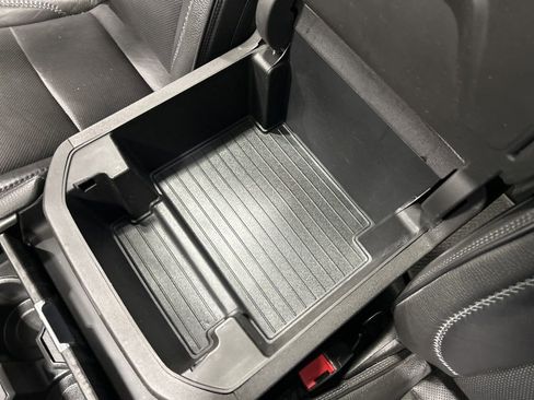 Used 2021 GMC Yukon XL Denali w/ Denali Premium Package image 29