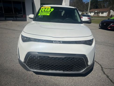 Used 2023 Kia Soul LX image 8