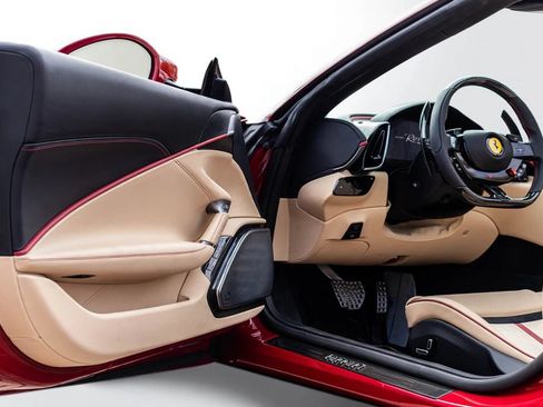 Certified 2025 Ferrari Roma Spider RWD image 36