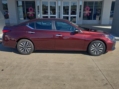 Used 2024 Nissan Altima 2.5 SV