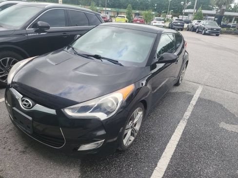Used 2014 Hyundai Veloster w/ Technology Package 03 FWD image 11