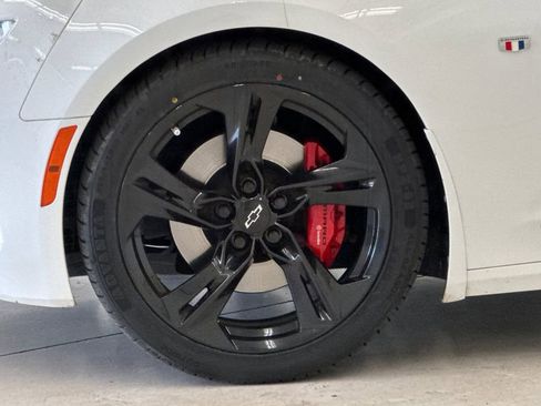 Used 2020 Chevrolet Camaro SS RWD image 27