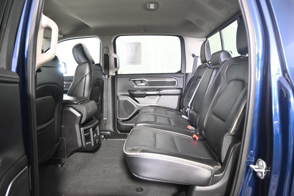 Used 2022 RAM 1500 Laramie AWD/4WD image 18