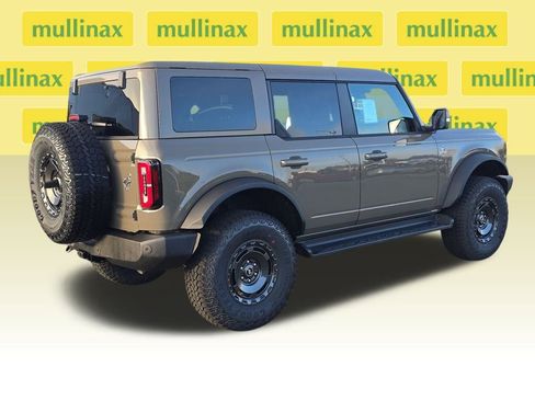 New 2025 Ford Bronco Outer Banks w/ Sasquatch Package image 2