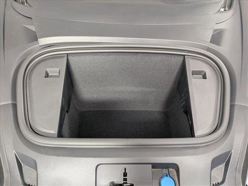 New 2025 Porsche Taycan 4S image 26