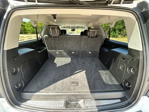 Used 2018 GMC Yukon XL SLT w/ HD Trailering Package RWD image 11