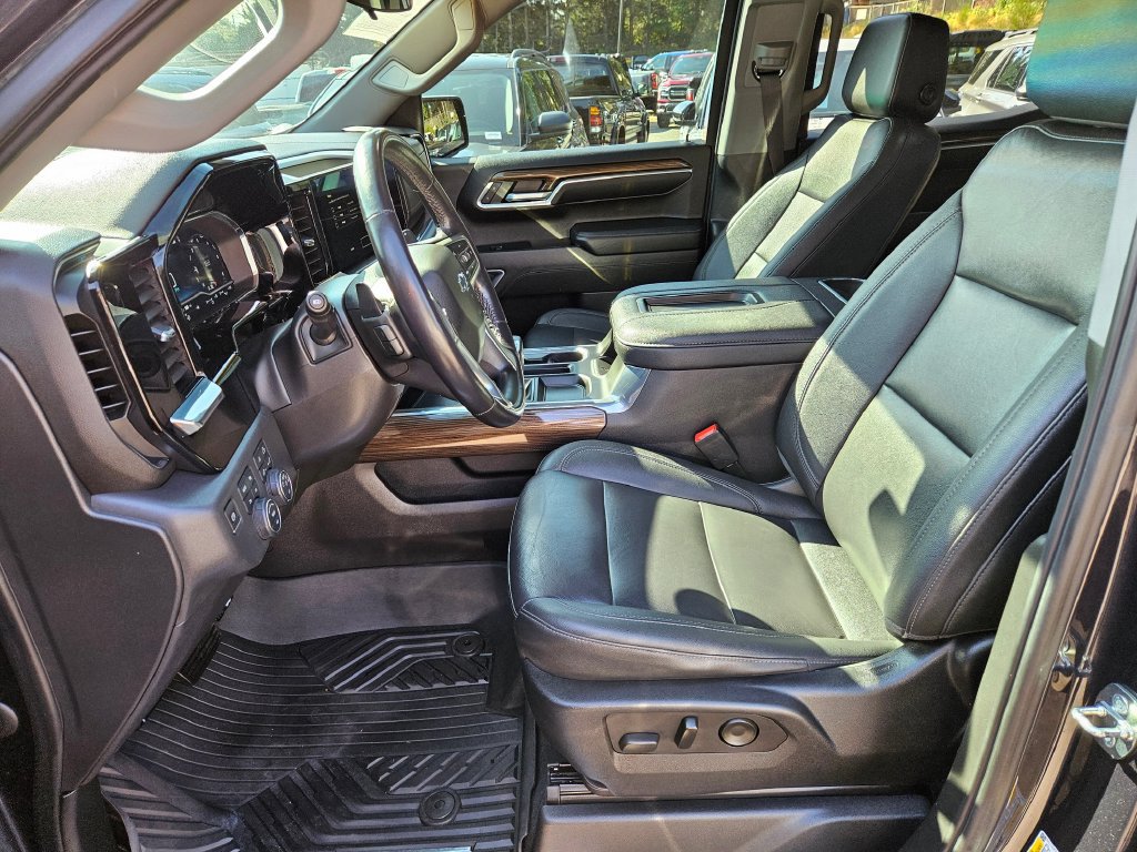 Used 2022 Chevrolet Silverado 1500 LT Trail Boss w/ LT Trail Boss Premium Package AWD/4WD image 18