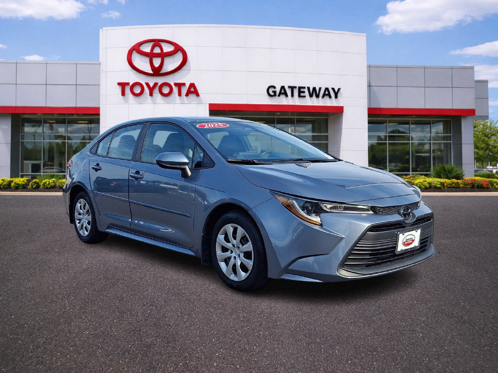 Certified 2025 Toyota Corolla LE FWD image 3