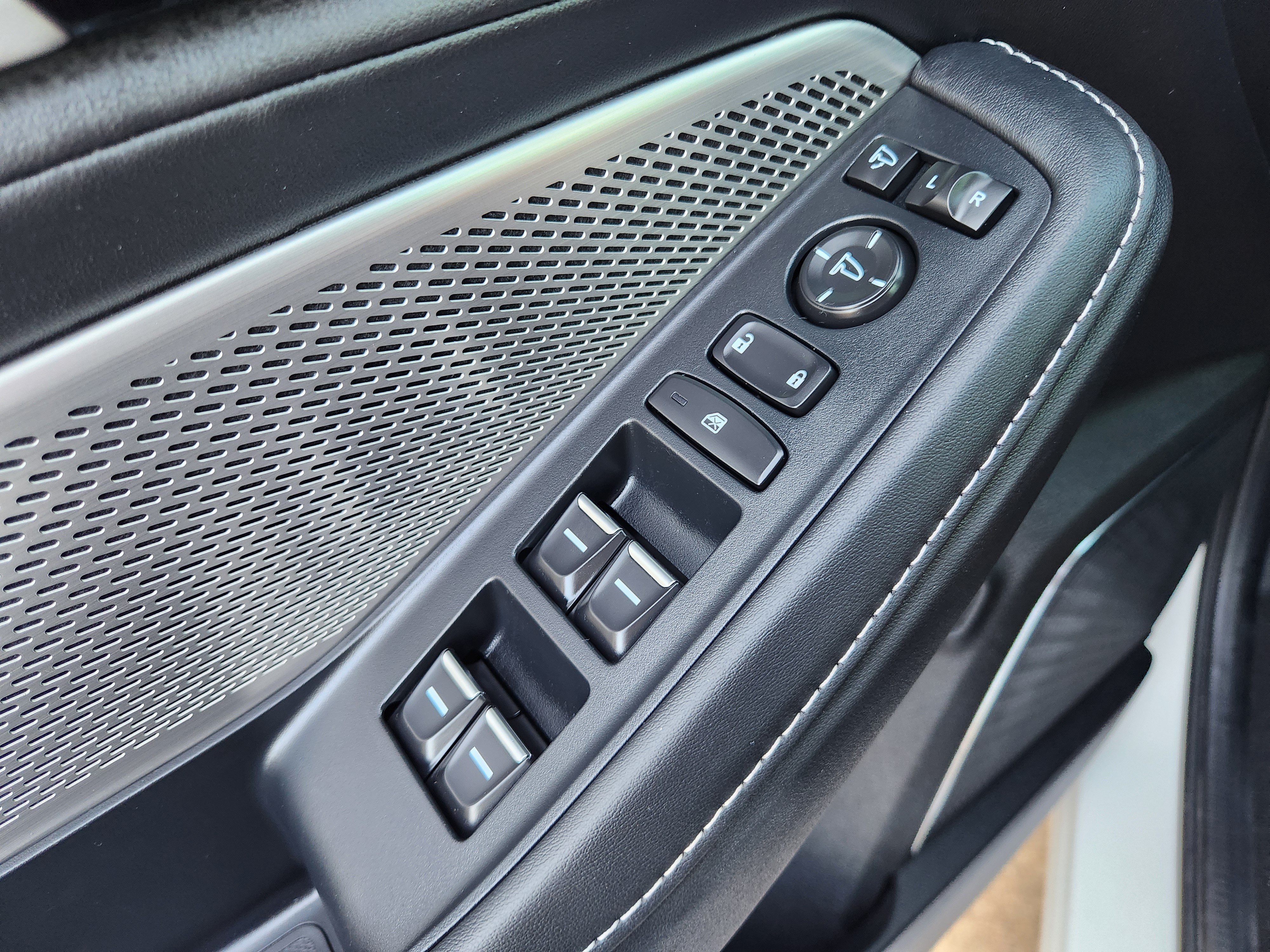 Used 2024 Acura MDX w/ Technology Package FWD image 24