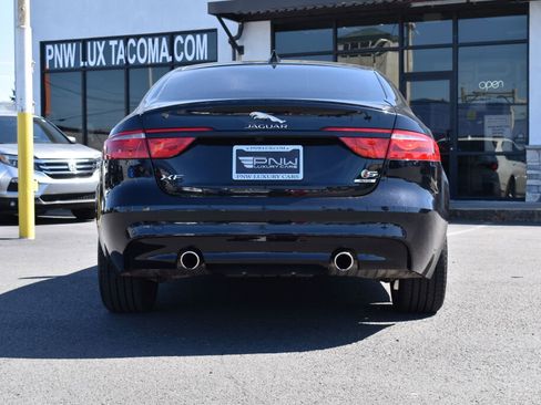 Used 2017 Jaguar XF S image 9