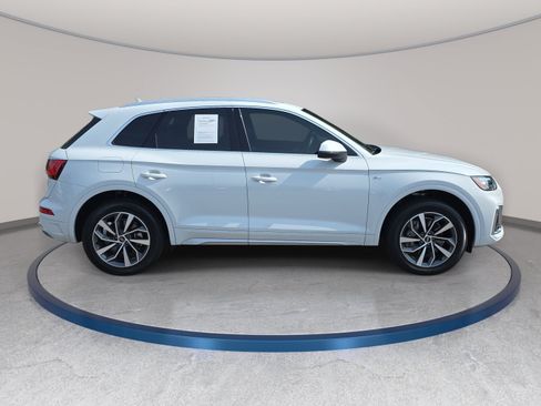 Used 2023 Audi Q5 2.0T Premium w/ Convenience Package AWD/4WD image 4
