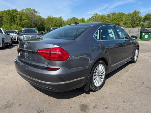 Used 2016 Volkswagen Passat 1.8T SE FWD image 5