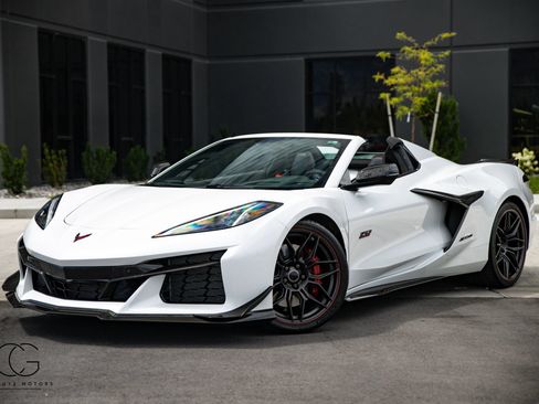 Used 2023 Chevrolet Corvette Z06 RWD image 5