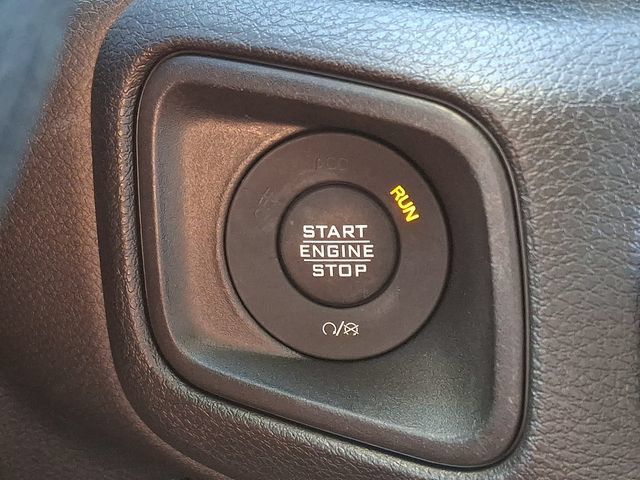 Used 2025 Jeep Wrangler Sport AWD/4WD image 21