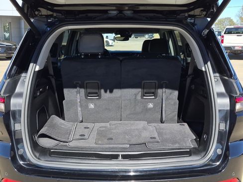 Used 2023 Jeep Grand Cherokee L Limited w/ Black Appearance Package image 9