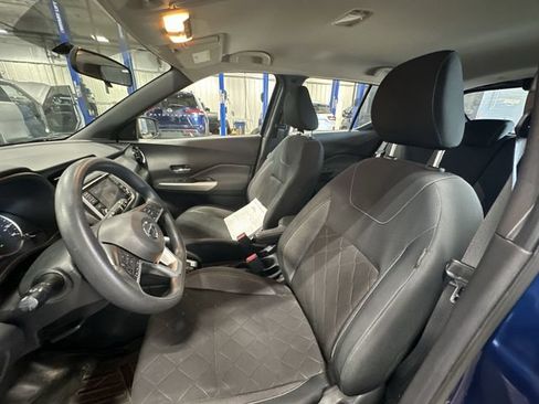 Used 2019 Nissan Kicks SV FWD image 17