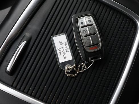 Used 2022 Chrysler Pacifica Touring-L FWD image 29