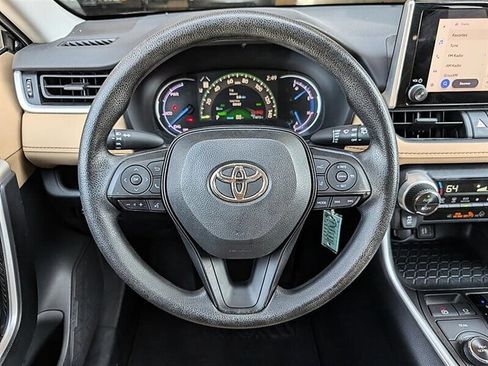 Used 2023 Toyota RAV4 LE AWD/4WD image 19