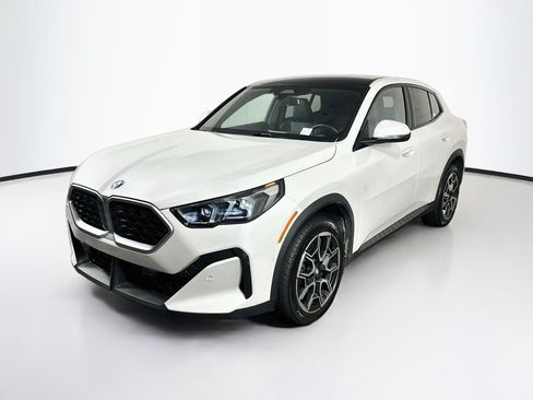 Used 2026 BMW X2 xDrive28i AWD/4WD image 3