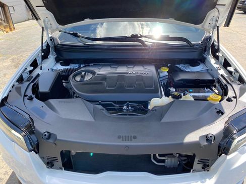 Used 2019 Jeep Cherokee Limited AWD/4WD image 20