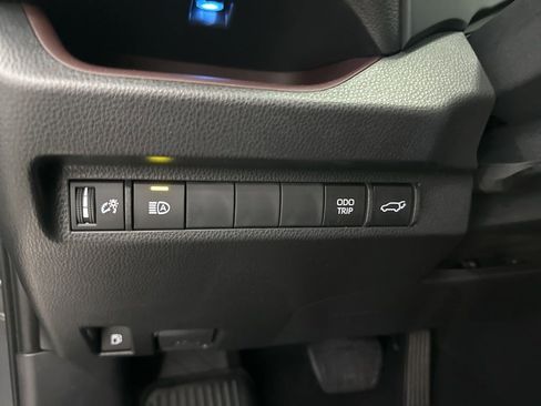 Used 2024 Toyota RAV4 Limited image 18