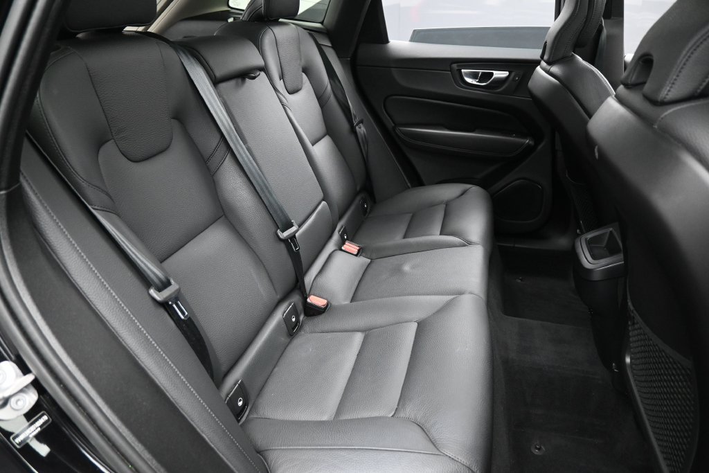 Used 2025 Volvo XC60 B5 Plus w/ Protection Package Premier AWD/4WD image 26