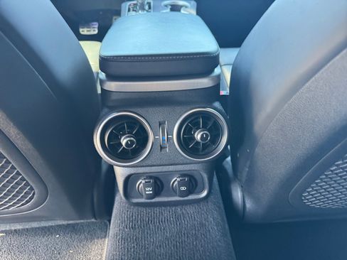 Used 2018 Kia Stinger GT2 RWD image 31