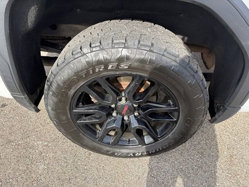 Used 2020 GMC Sierra 1500 Elevation w/ Elevation Value Package image 12