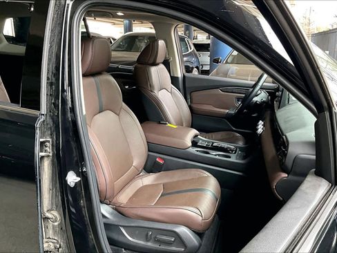 Used 2023 Honda Pilot Elite image 8