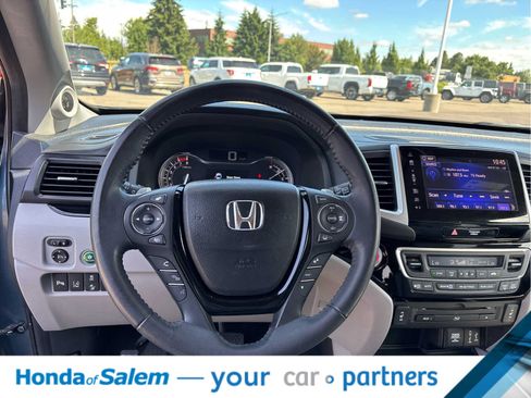 Used 2018 Honda Pilot Touring image 15