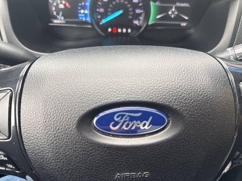 Used 2018 Ford Explorer XLT w/ Equipment Group 202A AWD/4WD image 15