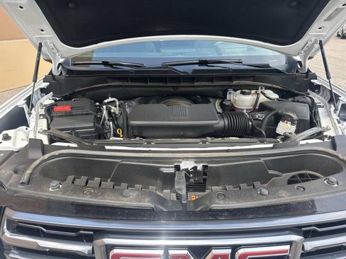 Used 2025 GMC Yukon AT4 w/ AT4 Premium Plus Package AWD/4WD image 10