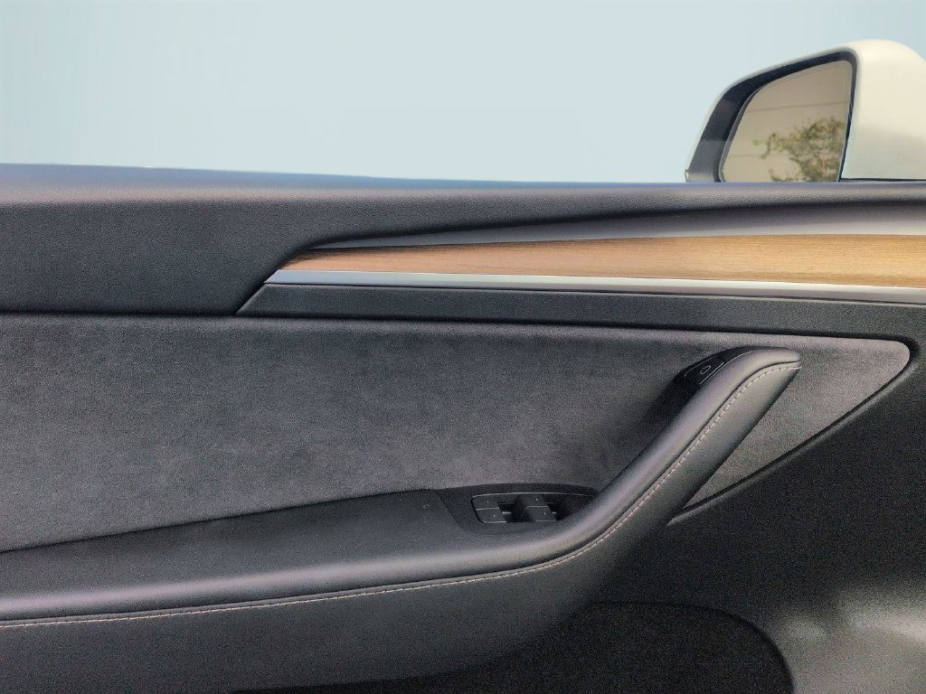 Used 2024 Tesla Model Y Long Range RWD image 26