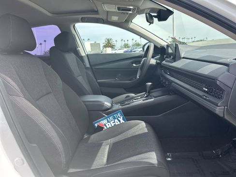 Certified 2023 Honda Accord EX image 26