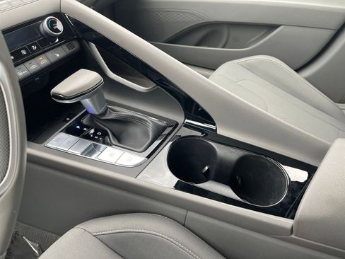 Used 2025 Hyundai Elantra SEL image 42